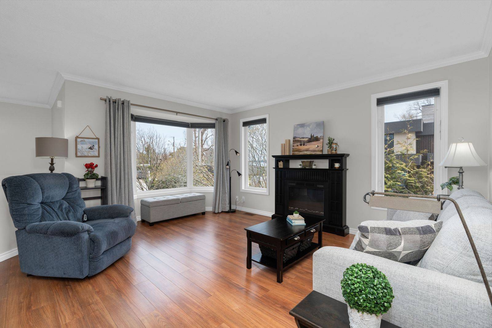 996 Arnold ST, Innisfil, ON L0L 1W0