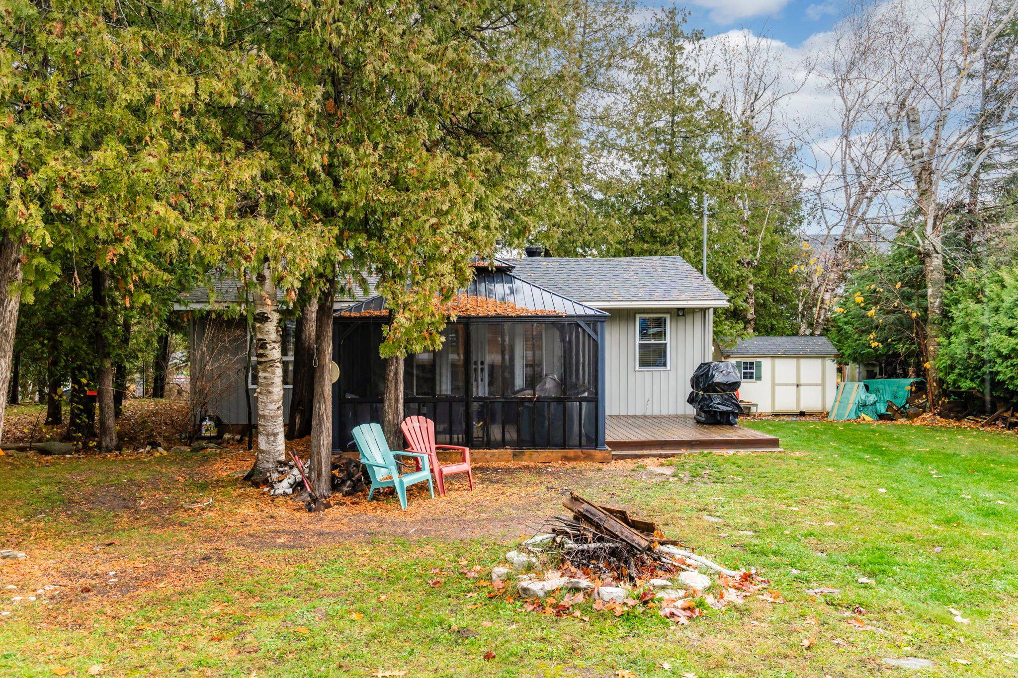 33 Gloucester GRV, Tay, ON L0K 1R0