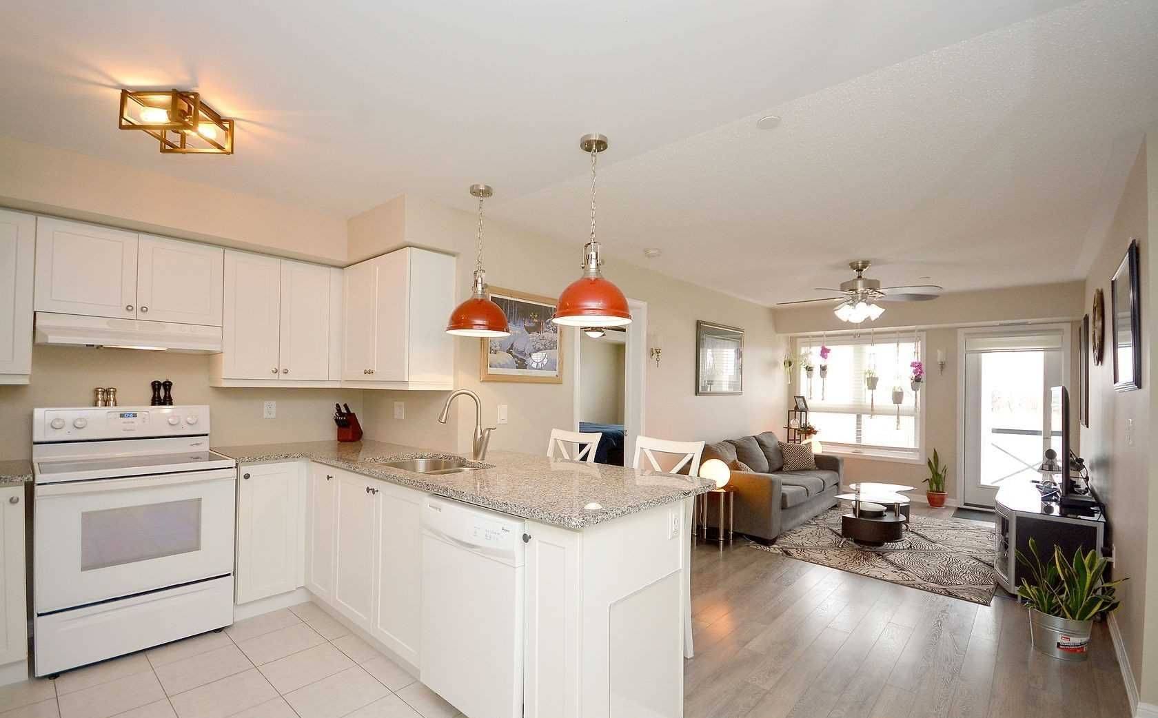 1005 Nadalin HTS #207, Milton, ON L9T 8R4