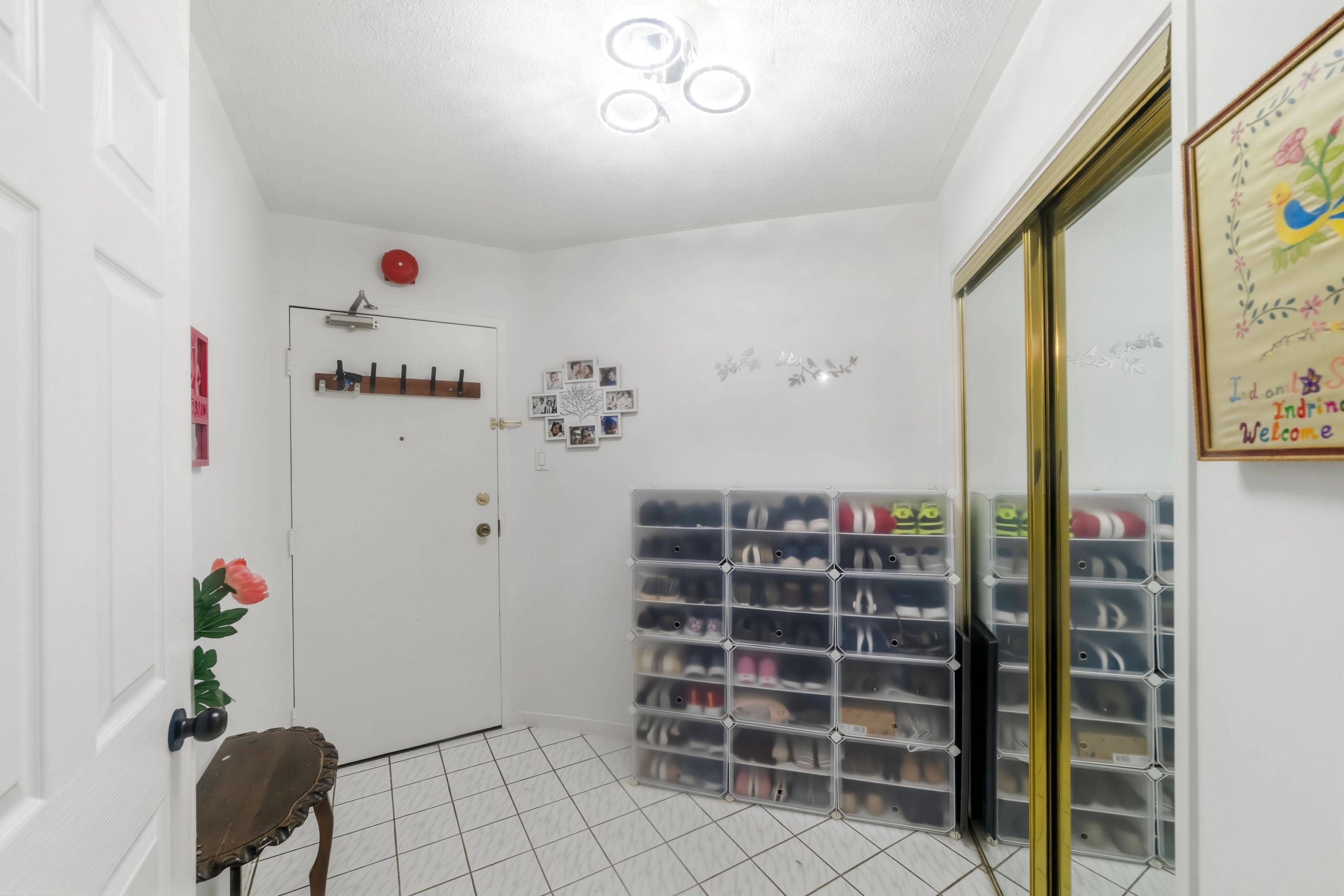 2323 Confederation Pkwy #1408, Mississauga, ON L5B 1R6