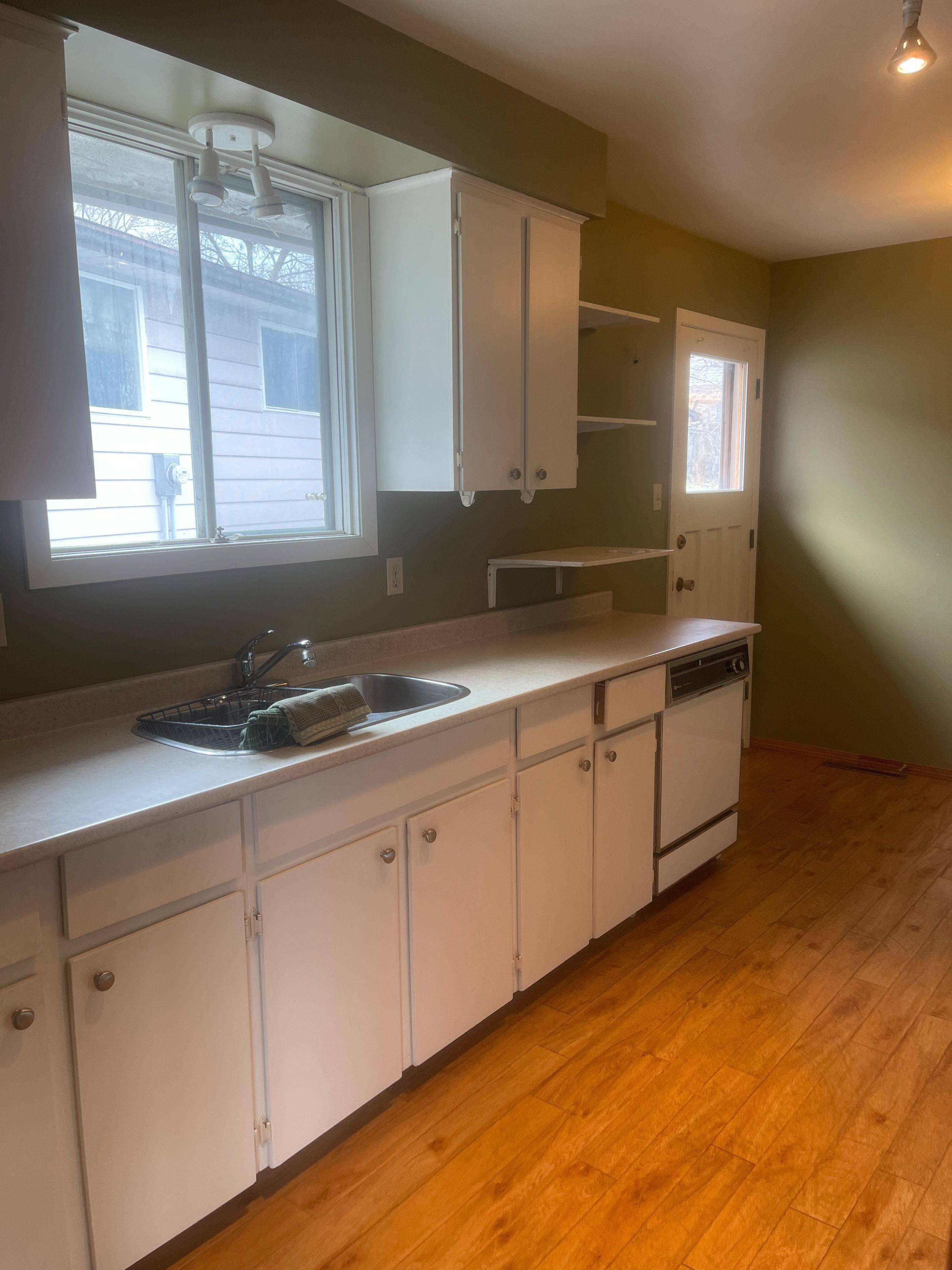 24 Yeoville CT, Hamilton, ON L9C 5W5