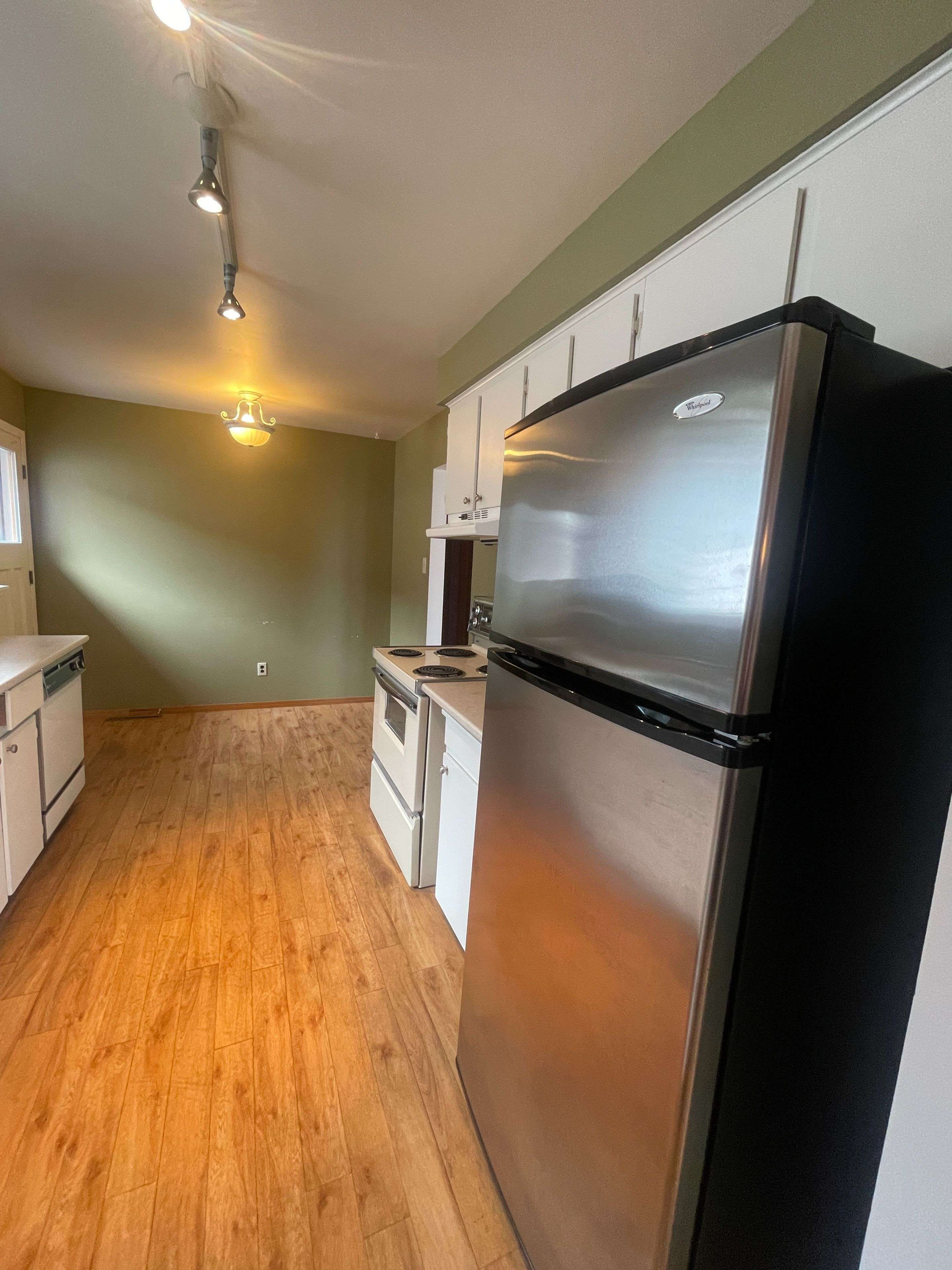 24 Yeoville CT, Hamilton, ON L9C 5W5