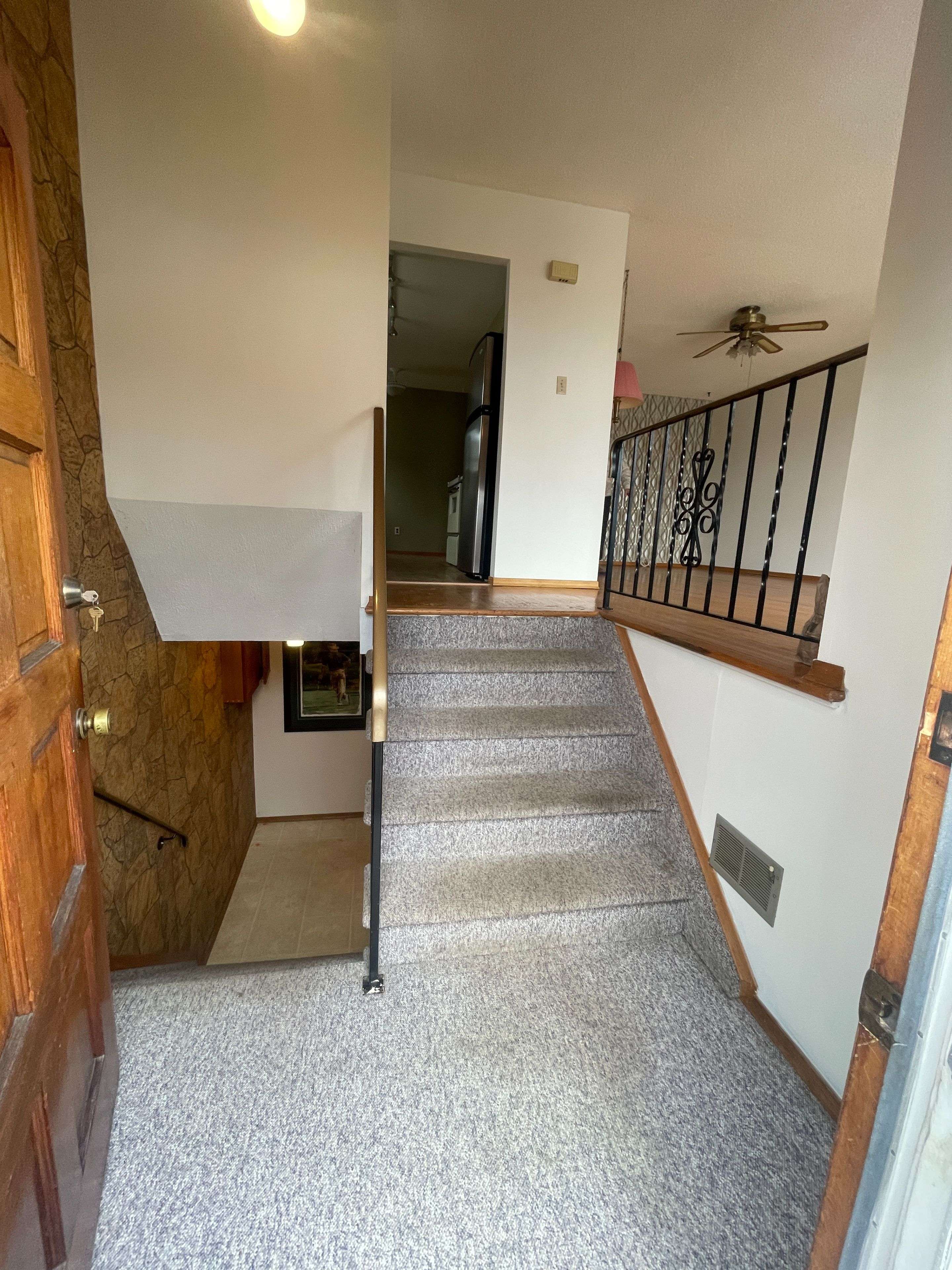 24 Yeoville CT, Hamilton, ON L9C 5W5