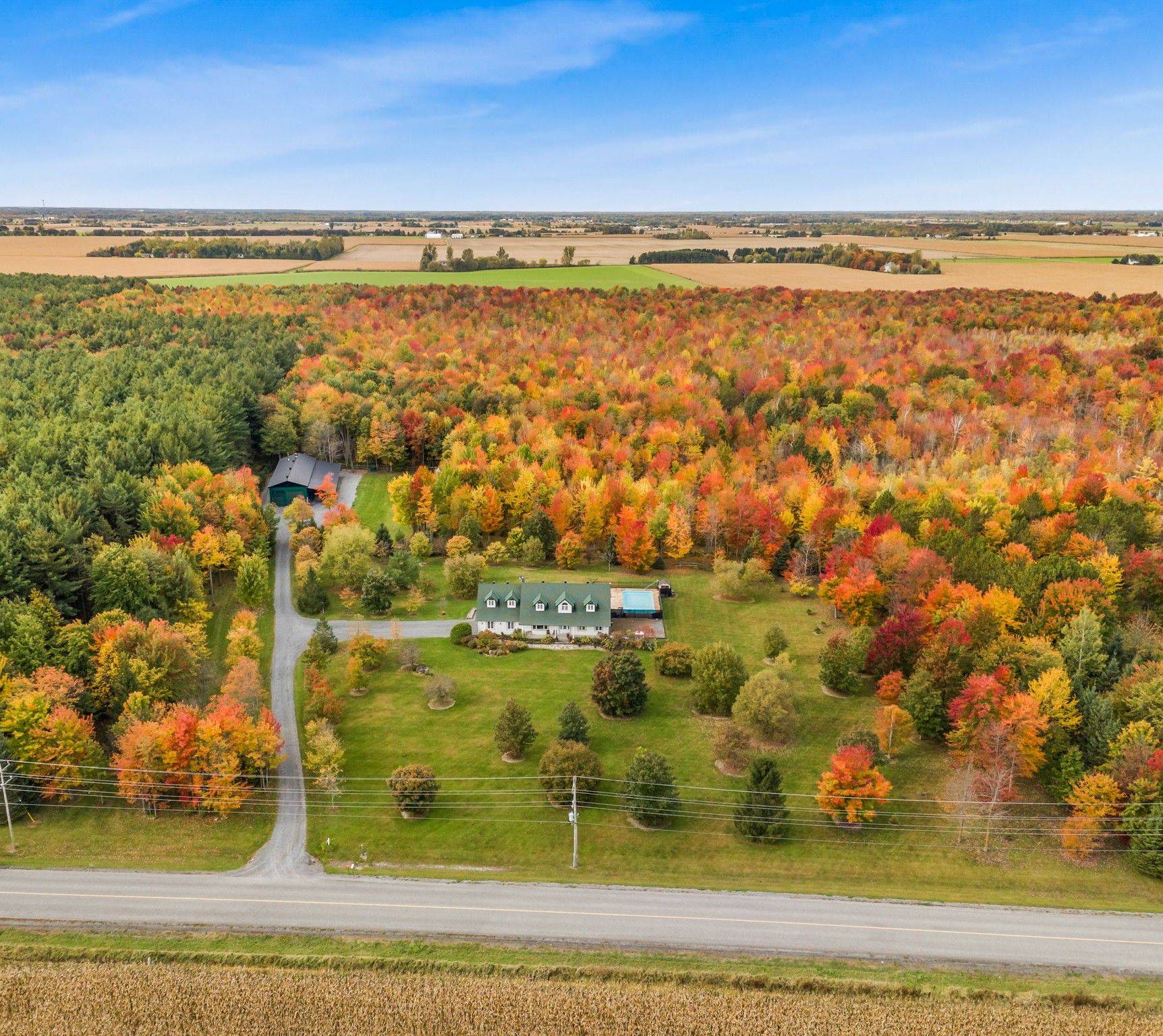 638 St Thomas RD, Russell, ON K0A 1W0