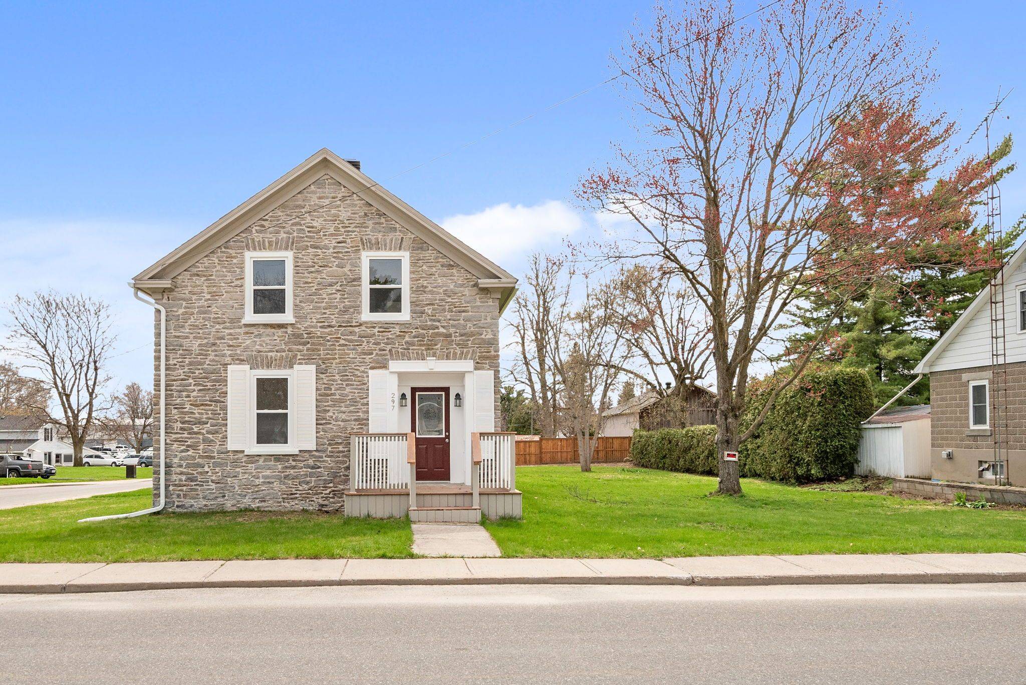 297 Park ST E, Prescott, ON K0E 1T0