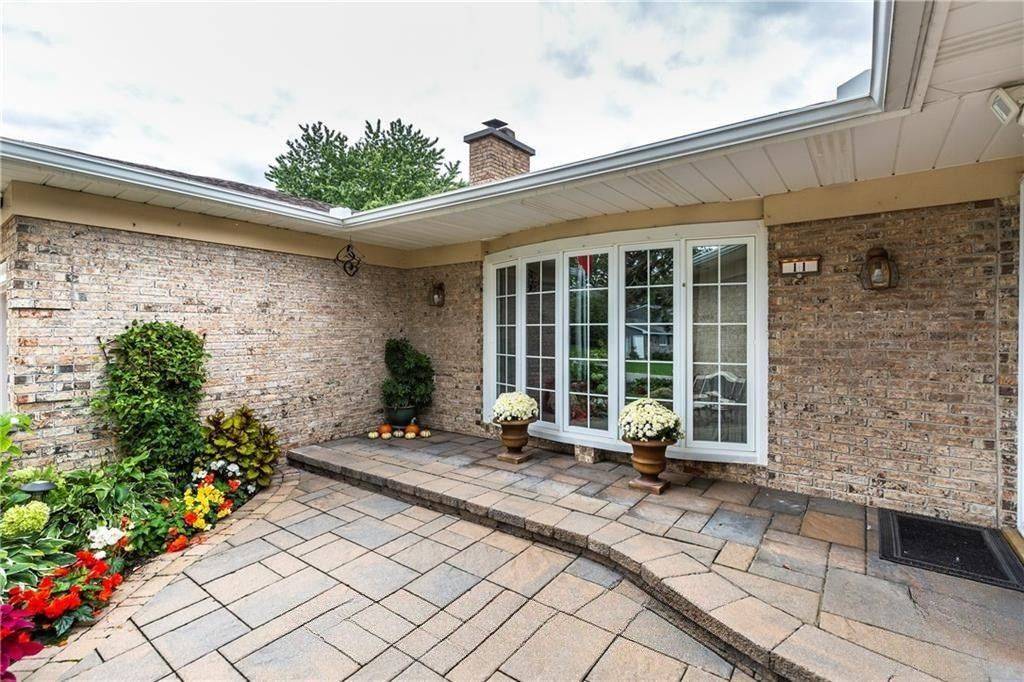 11 Jerrilynn CRES, Barrhaven, ON K2J 1H3