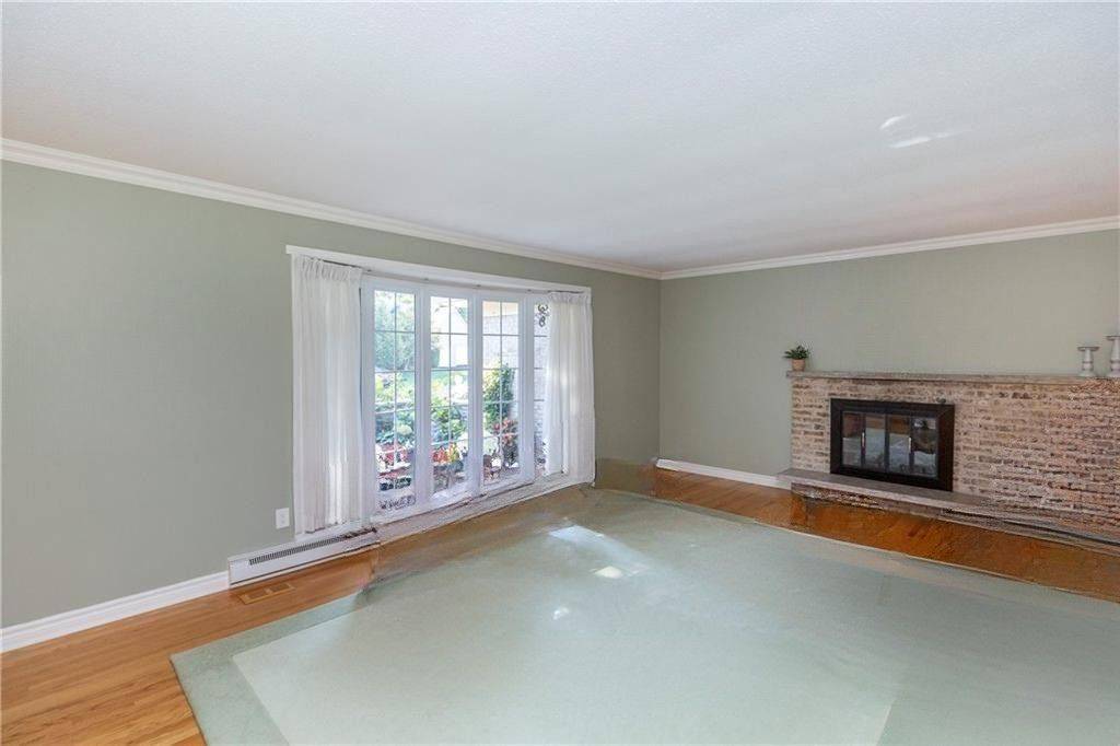 11 Jerrilynn CRES, Barrhaven, ON K2J 1H3