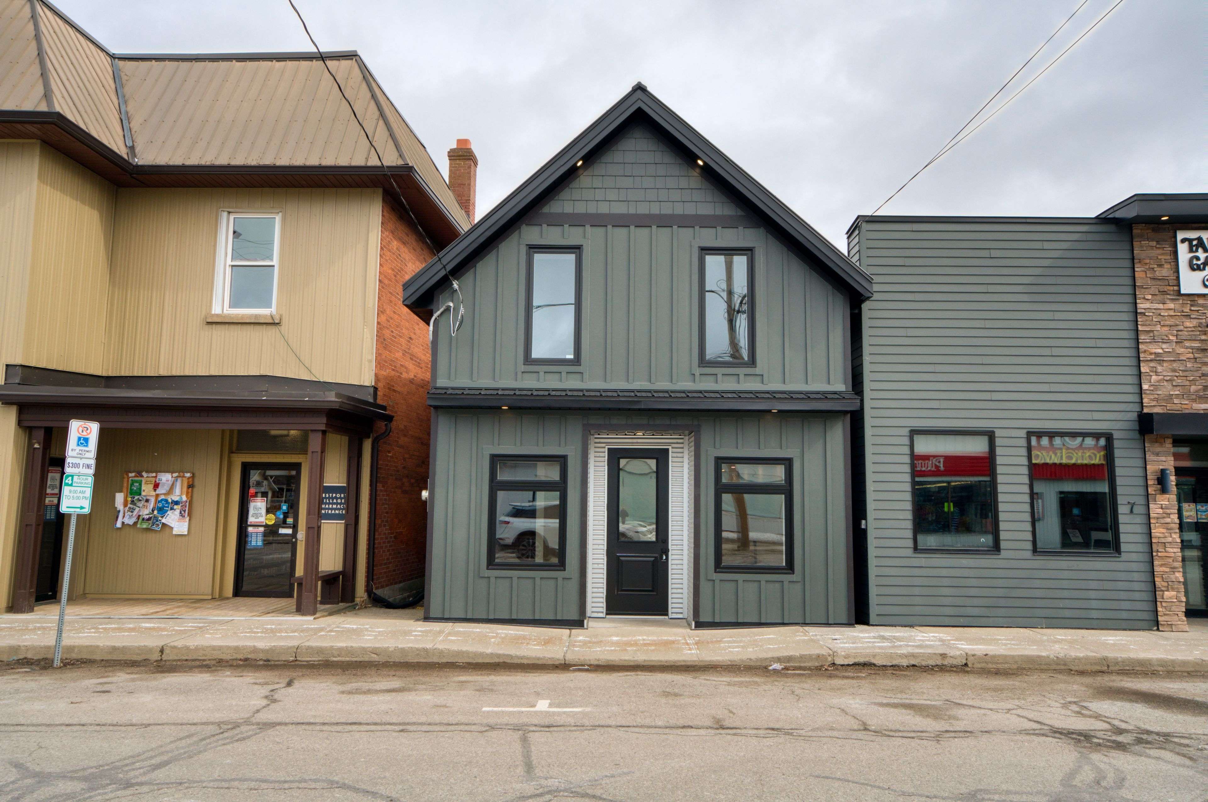 5 Church ST E, Westport, ON K0G 1X0
