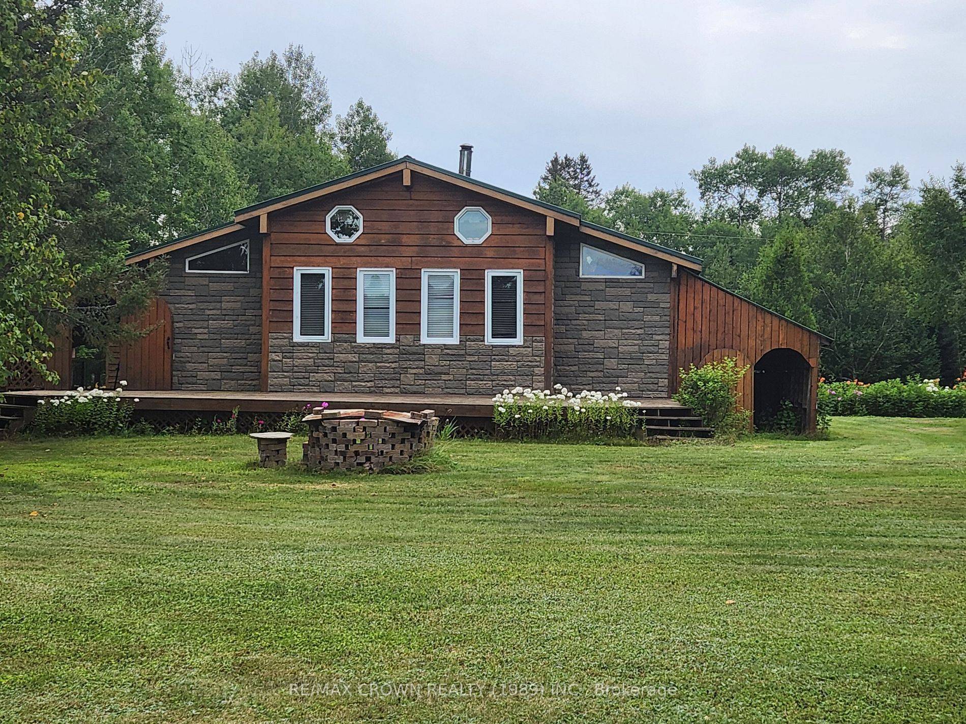 151 Earls Lake RD, Papineau-cameron, ON P0H 1V0