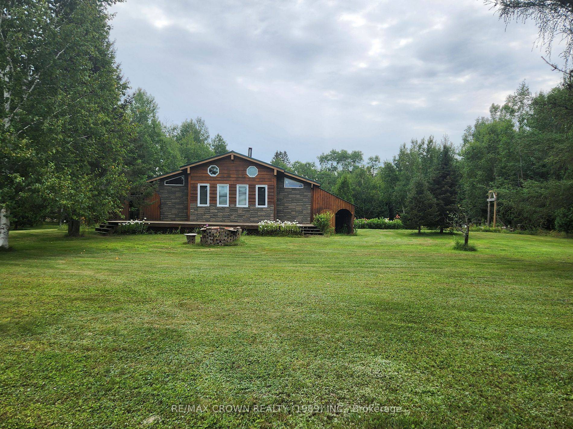 151 Earls Lake RD, Papineau-cameron, ON P0H 1V0