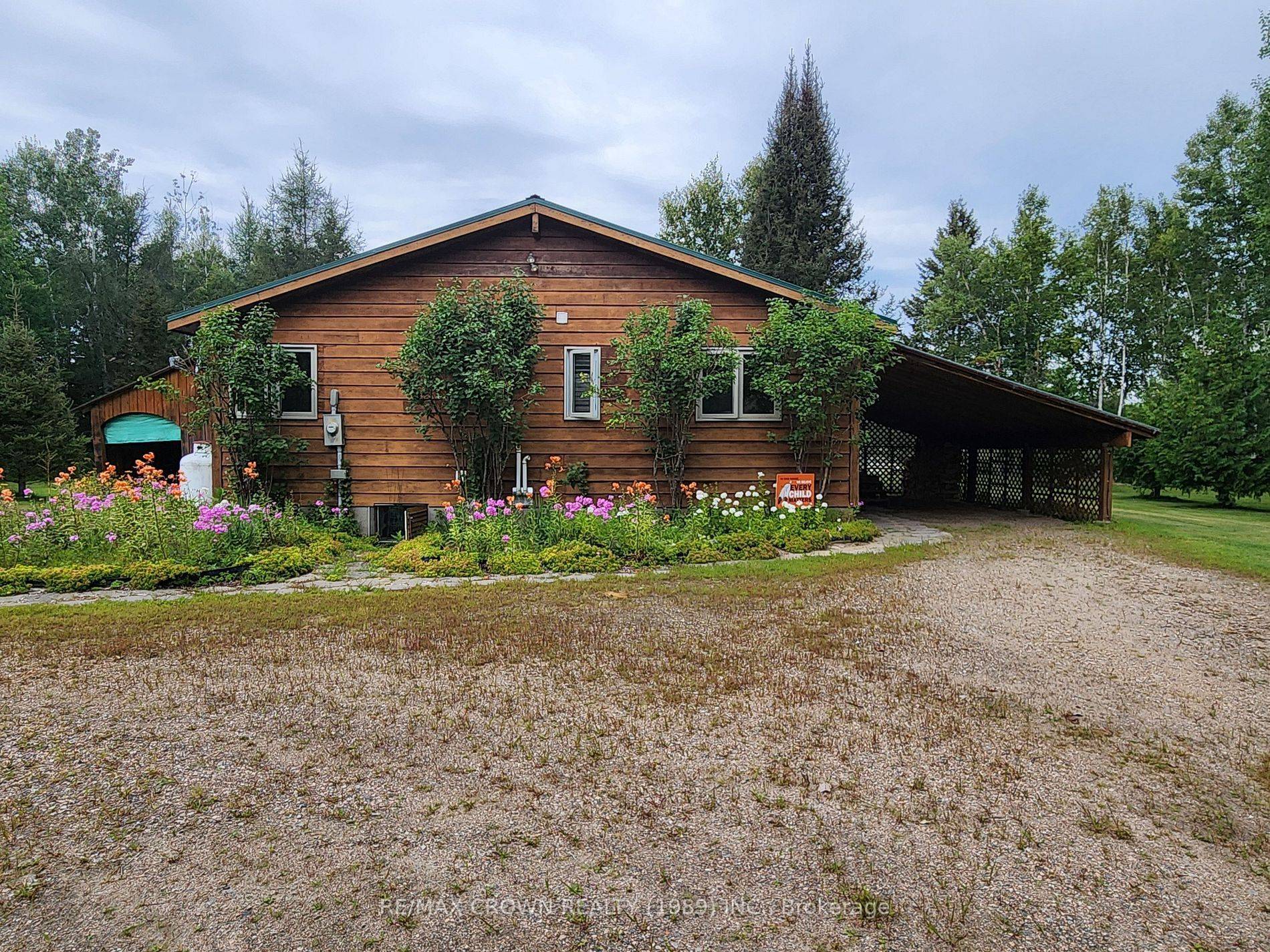 151 Earls Lake RD, Papineau-cameron, ON P0H 1V0