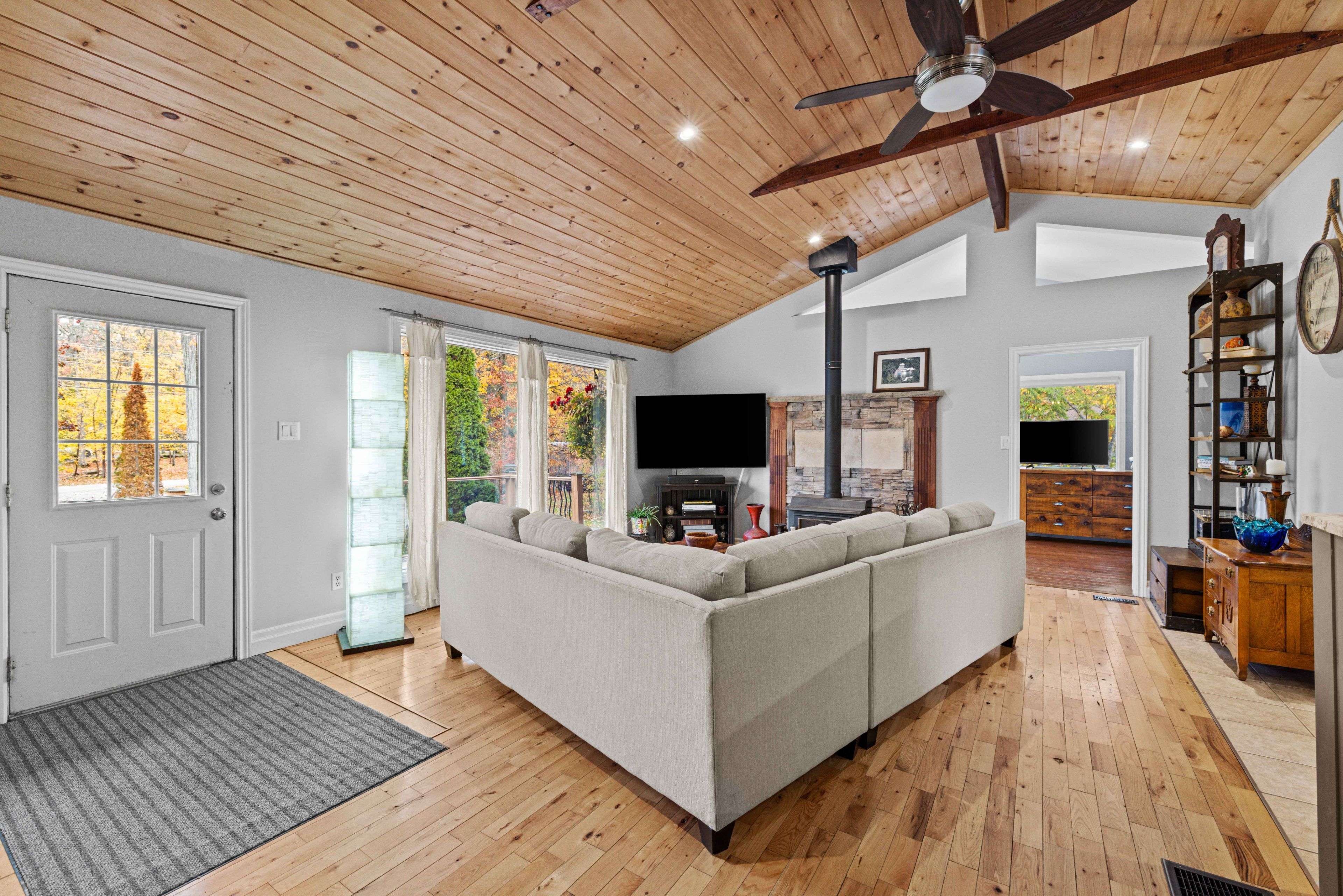 25 Sugarbush BLVD, Trent Lakes, ON K0L 1J0
