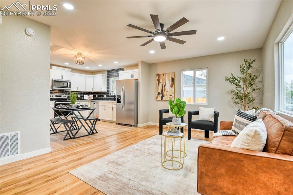 618 E Saint Elmo AVE, Colorado Springs, CO 80905