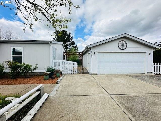 2438 MAIA LOOP, Springfield, OR 97477