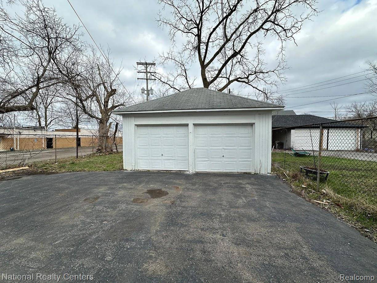 156 Mark AVE, Pontiac, MI 48341