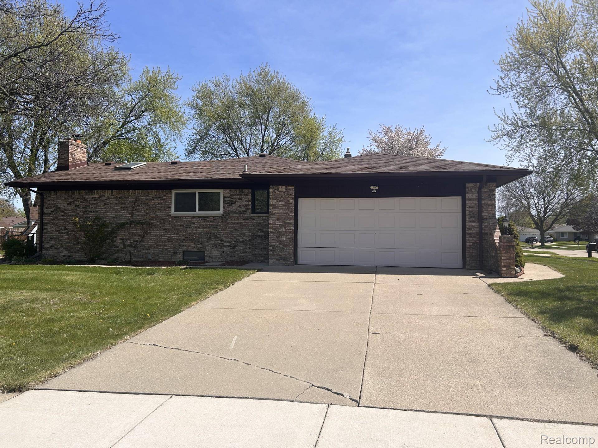 2219 Belmont DR, Sterlingheightscity_macomb, MI 48310