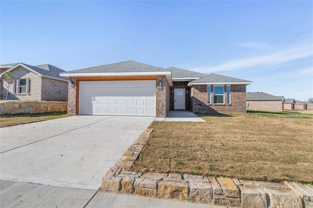 917 E 3RD Street, Coleman, TX 76834