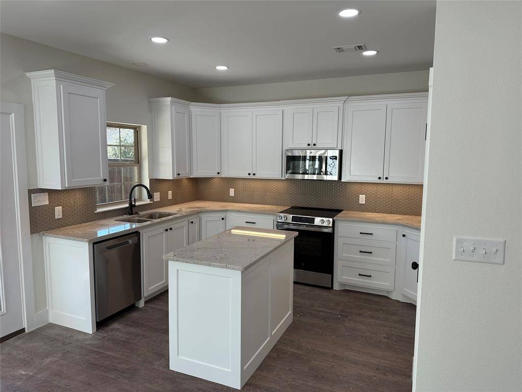 204 Ella Street, Whitesboro, TX 76273