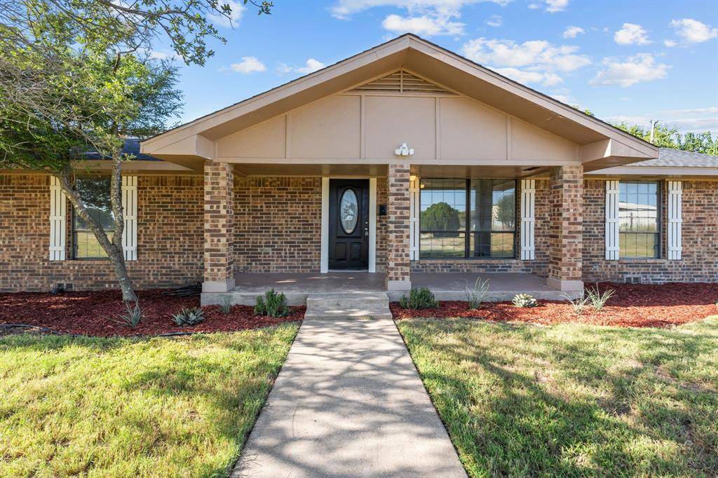 150 Sandlin Court, Springtown, TX 76082