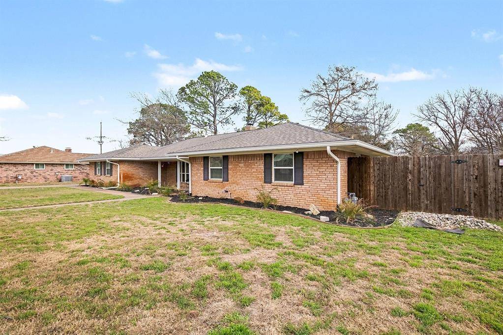 1603 Miller Court, Pantego, TX 76013
