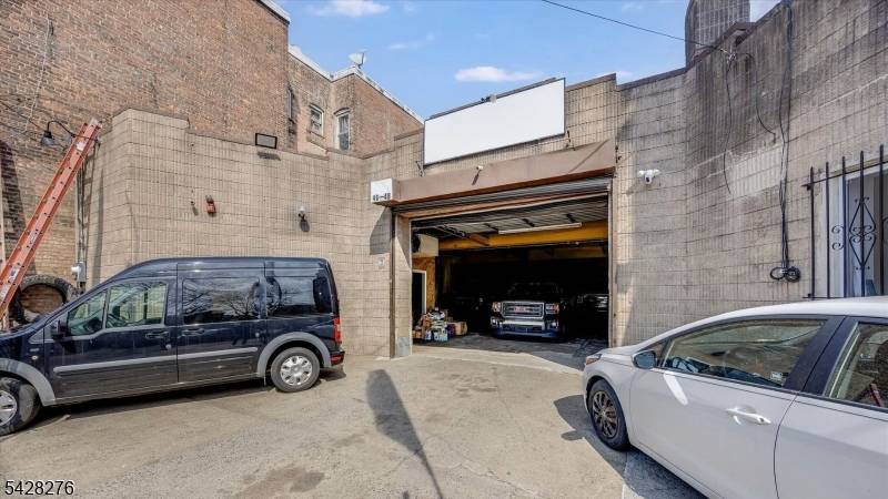 46-48 4Th St, Passaic City, NJ 07055