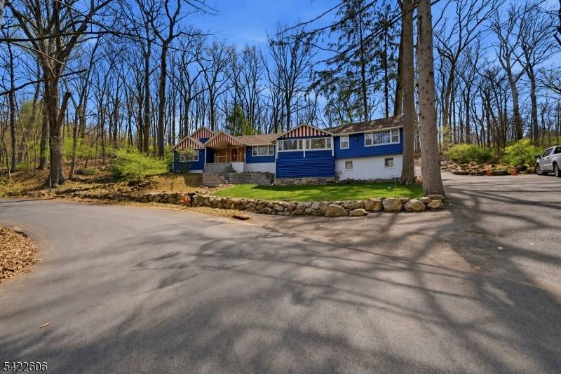 399 Springbrook Trl, Byram Twp., NJ 07871