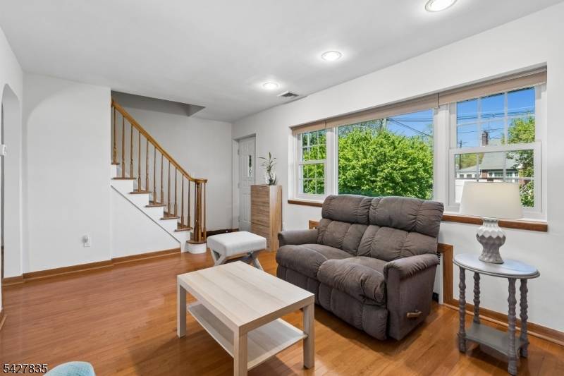 451 Pine Ave, Garwood Boro, NJ 07027
