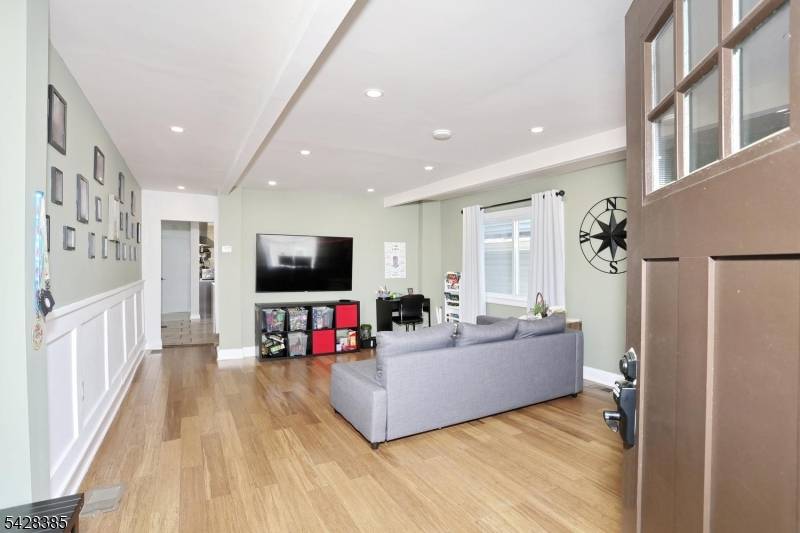 115 Linden Ave, Clifton City, NJ 07014