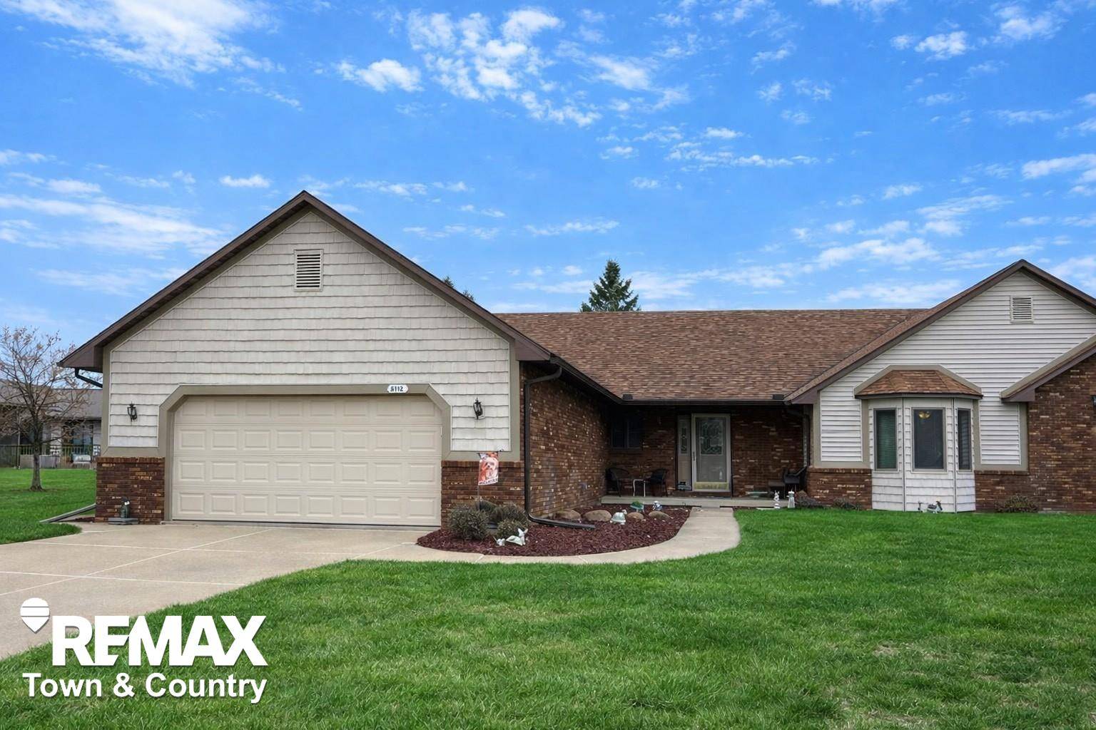 6112 Oak Creek DR, Mundytownship_genesee, MI 48473