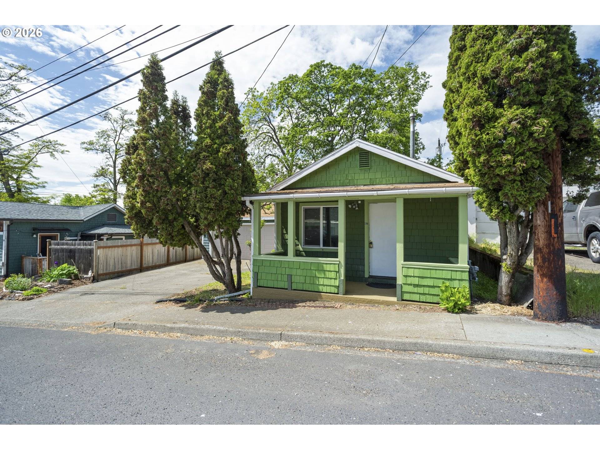 307 N ASH ST, Bingen, WA 98605