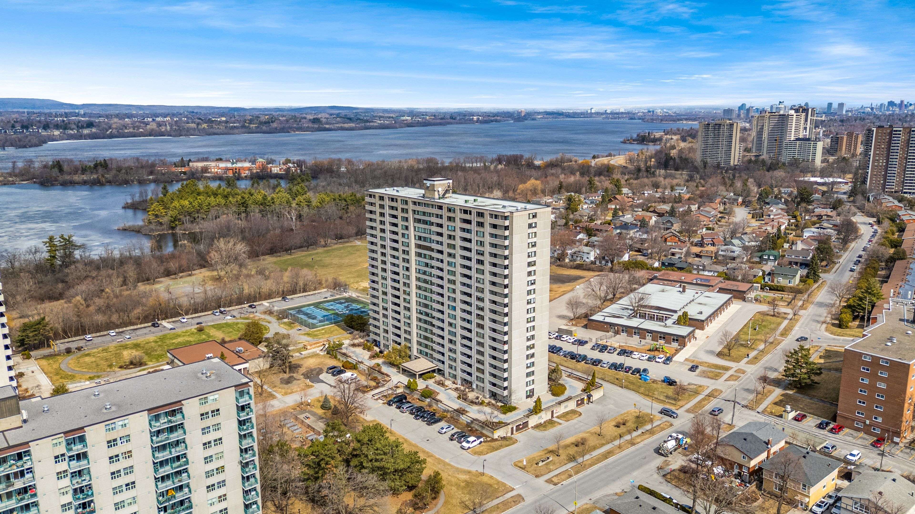 2625 Regina ST #506, Britannia - Lincoln Heights And Area, ON K2B 5W8
