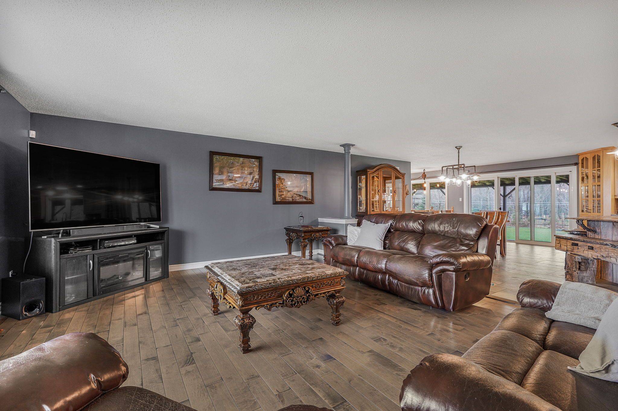 638 St Thomas RD, Russell, ON K0A 1W0