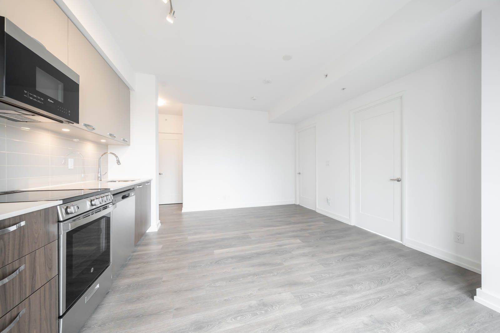 75 James ST S #726, Hamilton, ON L8P 2Y9
