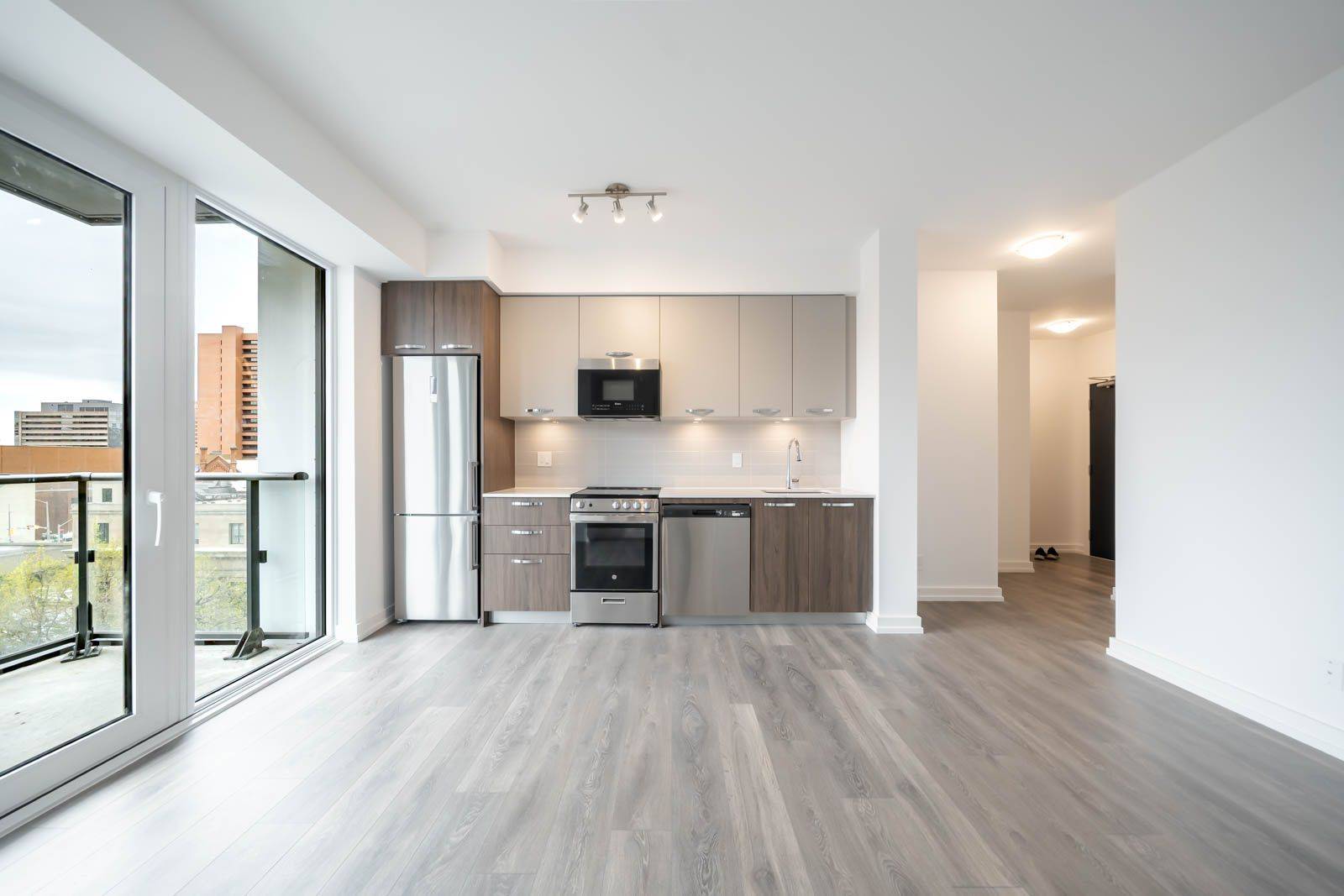 75 James ST S #726, Hamilton, ON L8P 2Y9
