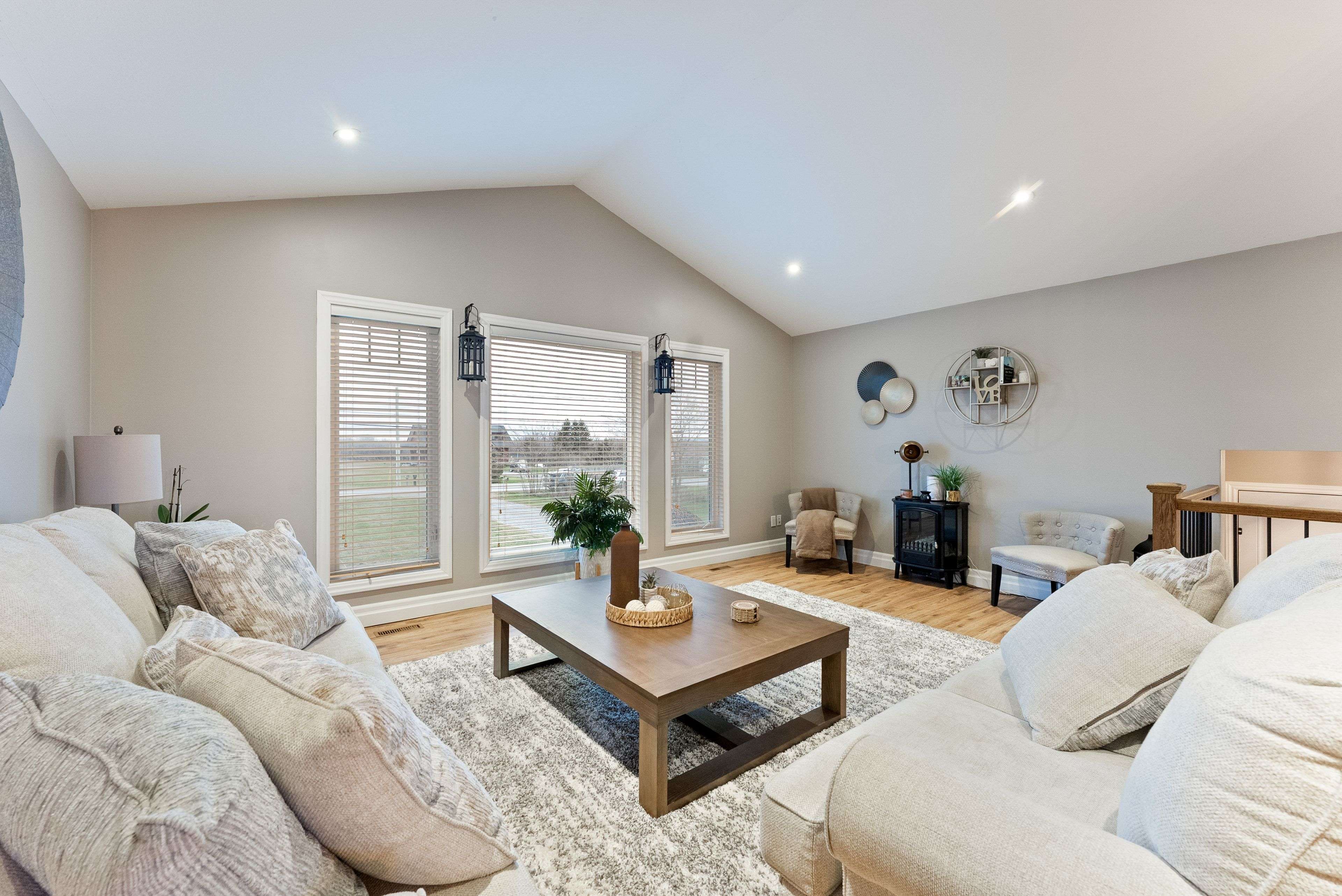 20846 Loyalist Pkwy, Prince Edward County, ON K0K 1T0