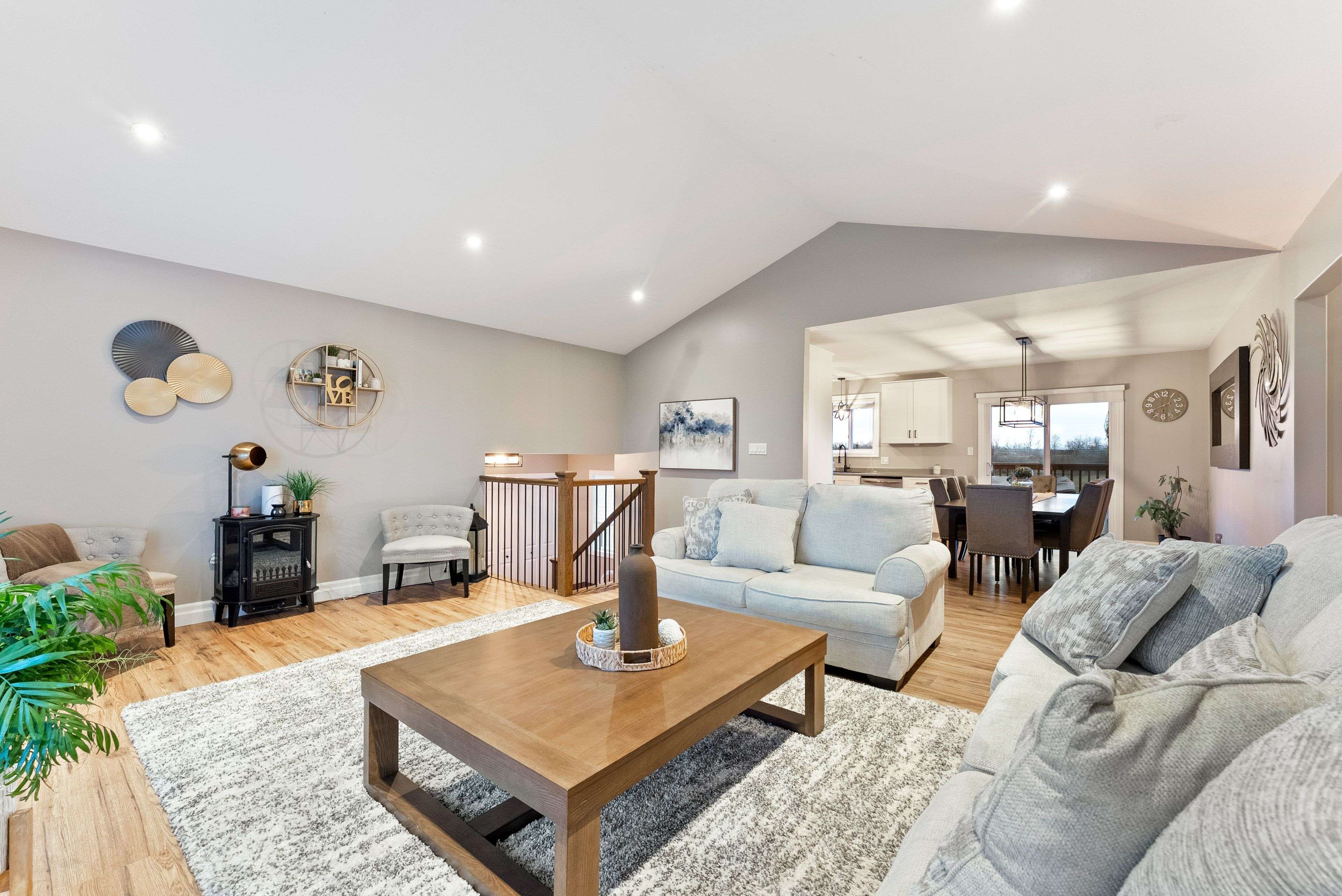 20846 Loyalist Pkwy, Prince Edward County, ON K0K 1T0