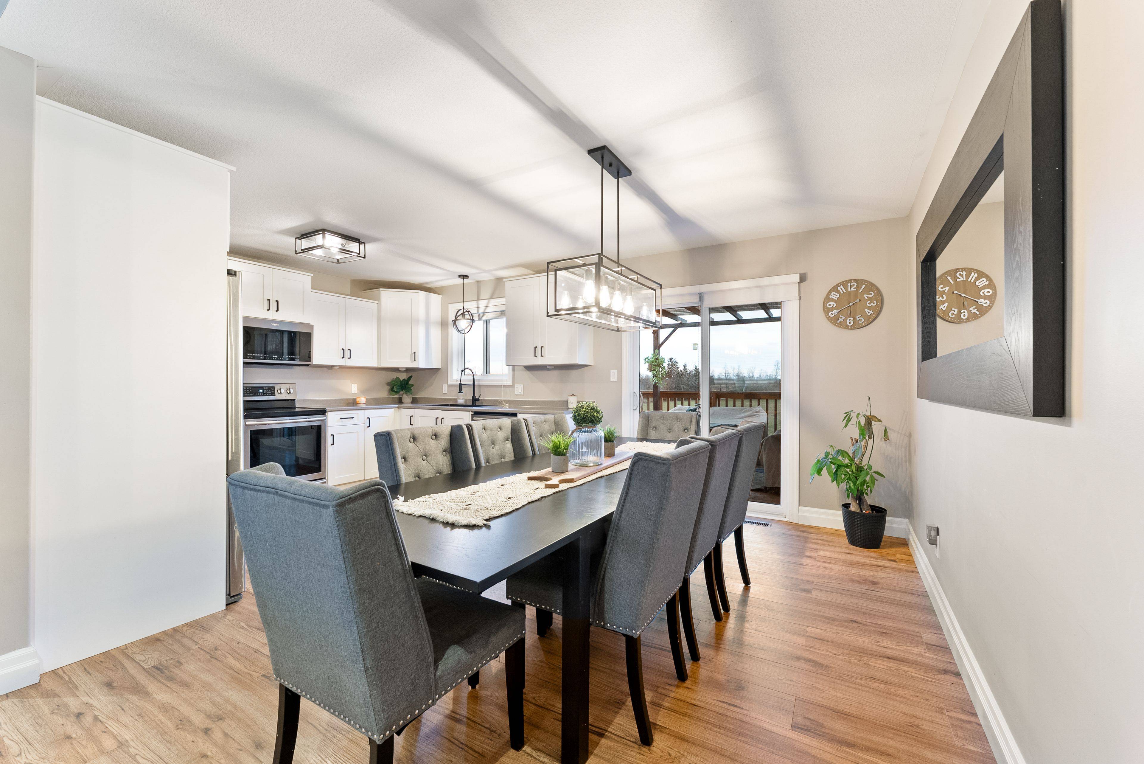 20846 Loyalist Pkwy, Prince Edward County, ON K0K 1T0