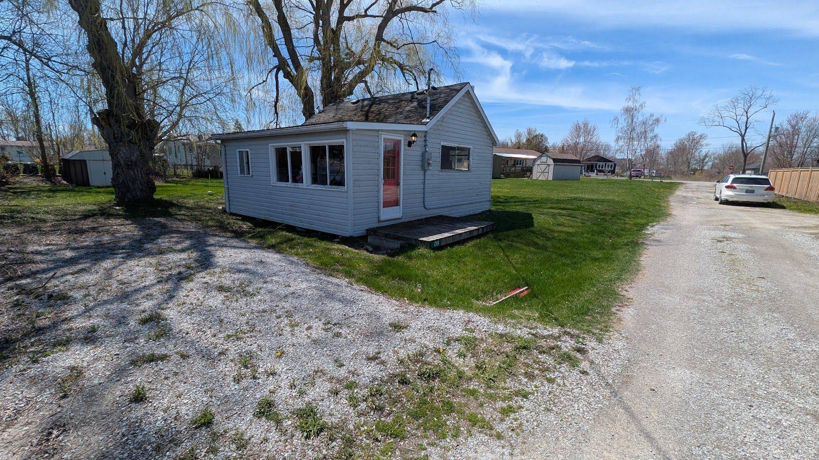 9/11 Marilyn DR, Haldimand, ON N0A 1L0