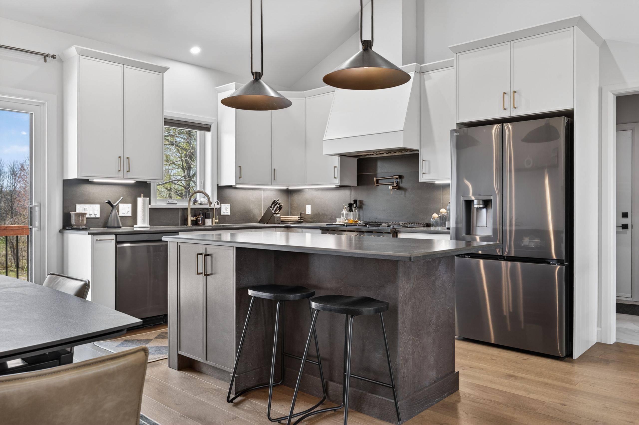 9304 PERTH RD, Rideau Lakes, ON K0G 1X0