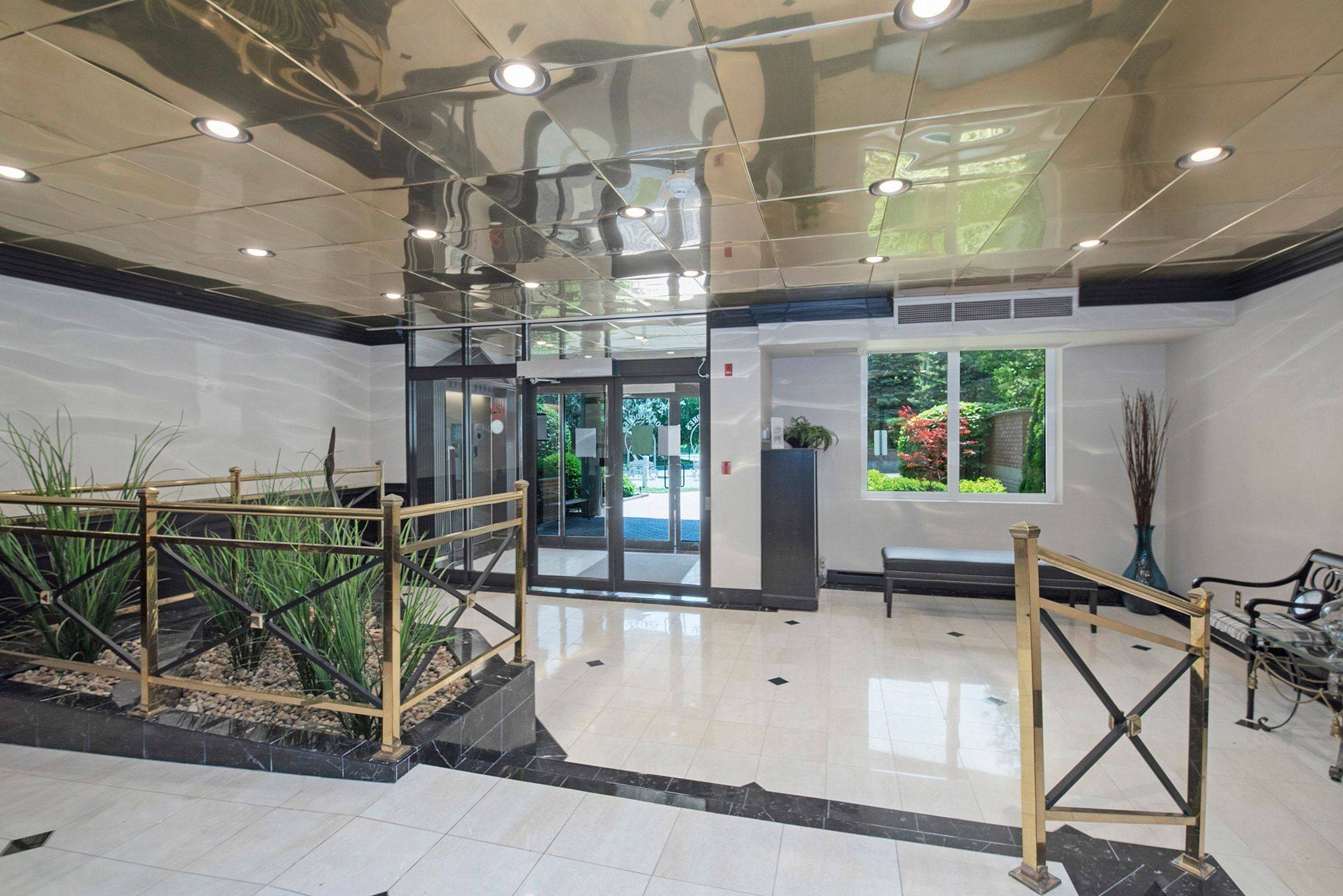 3099 Carling AVE #305, Crystal Bay - Rocky Point - Bayshore, ON K2H 5A6