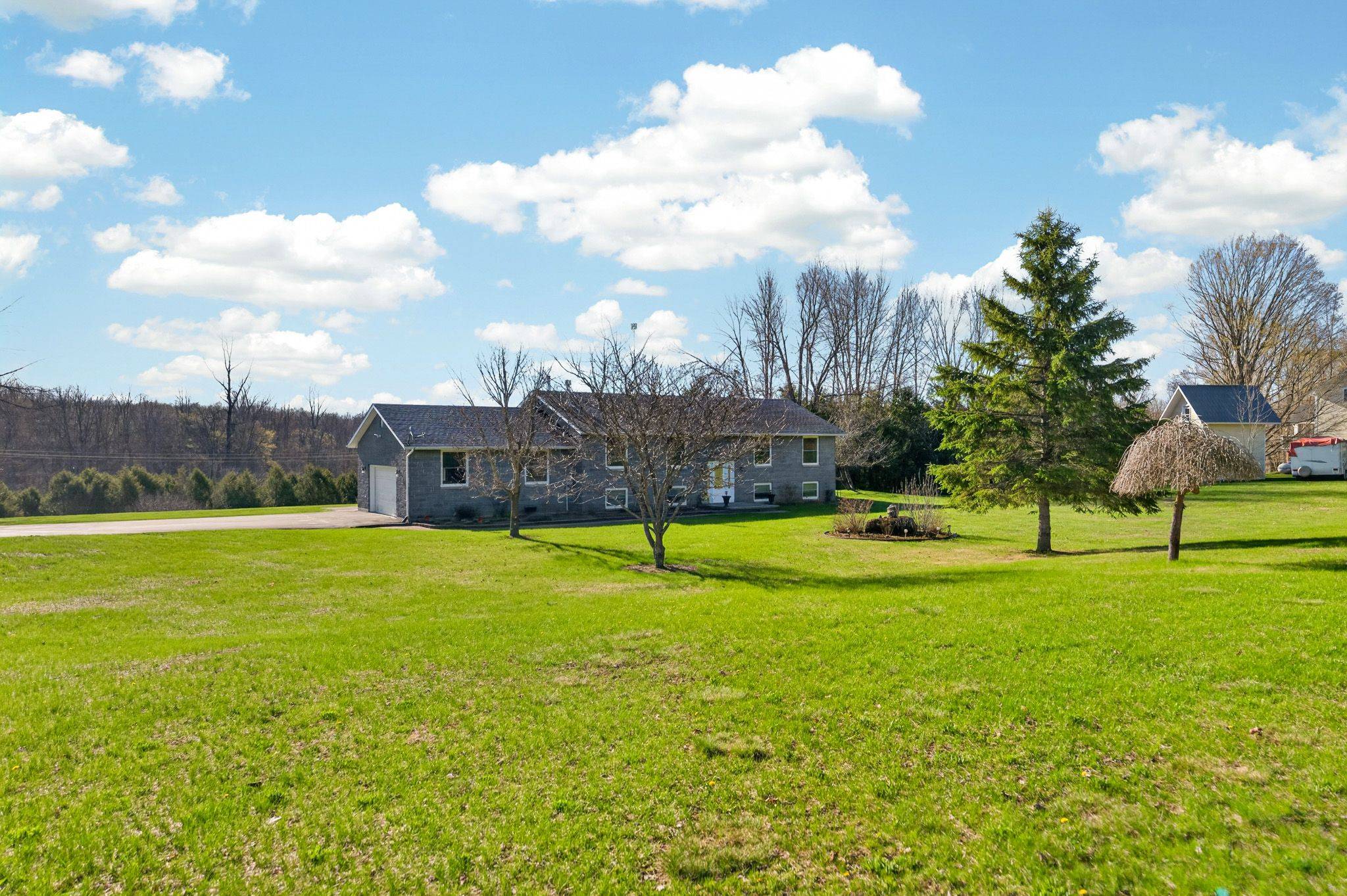 191 Emerson RD, Centre Hastings, ON K0K 2Y0