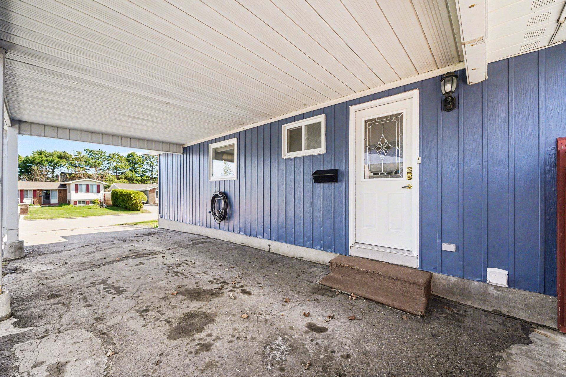 2428 BLACKSTONE CRES, Elmvale Acres And Area, ON K1B 4H2