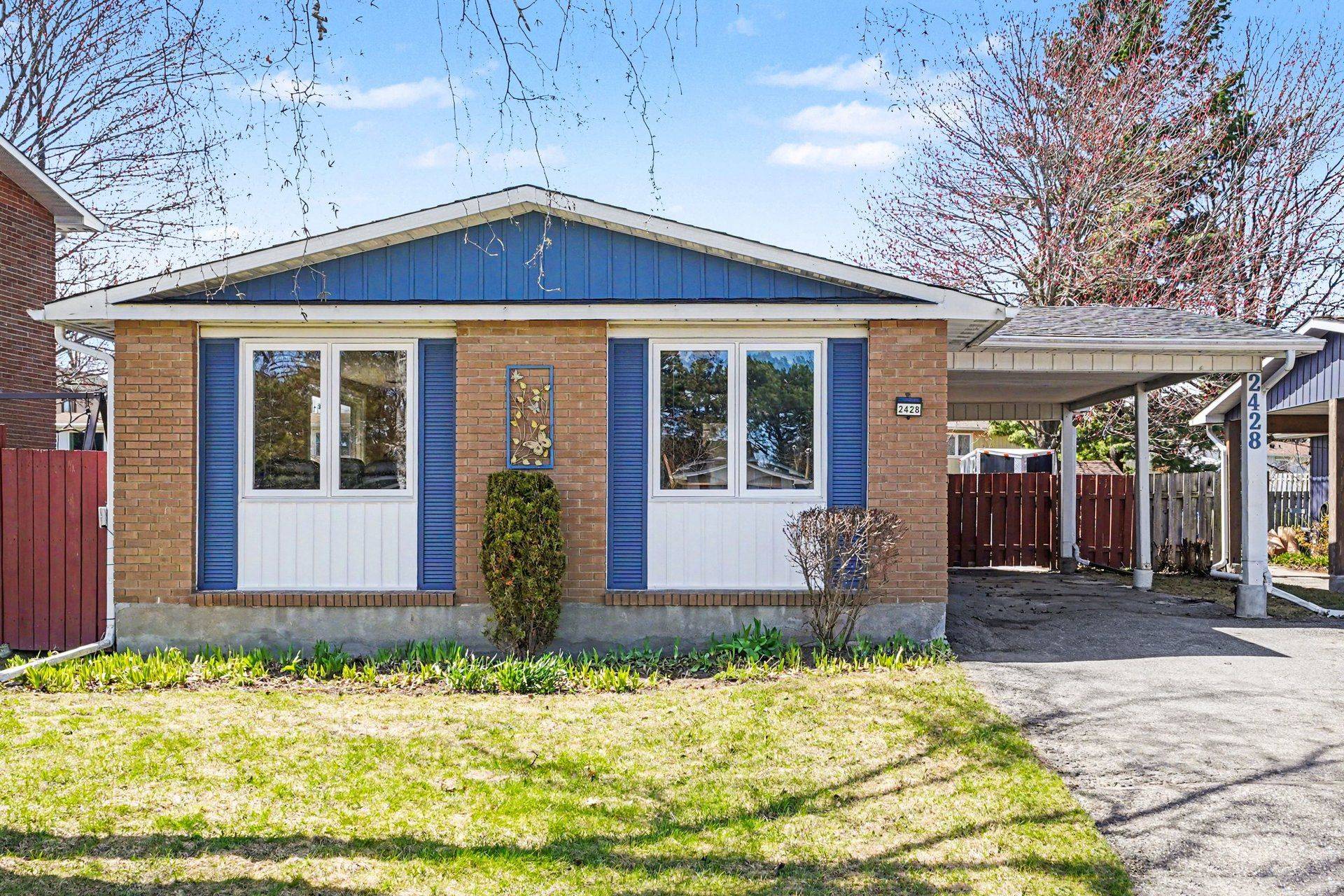 2428 BLACKSTONE CRES, Elmvale Acres And Area, ON K1B 4H2