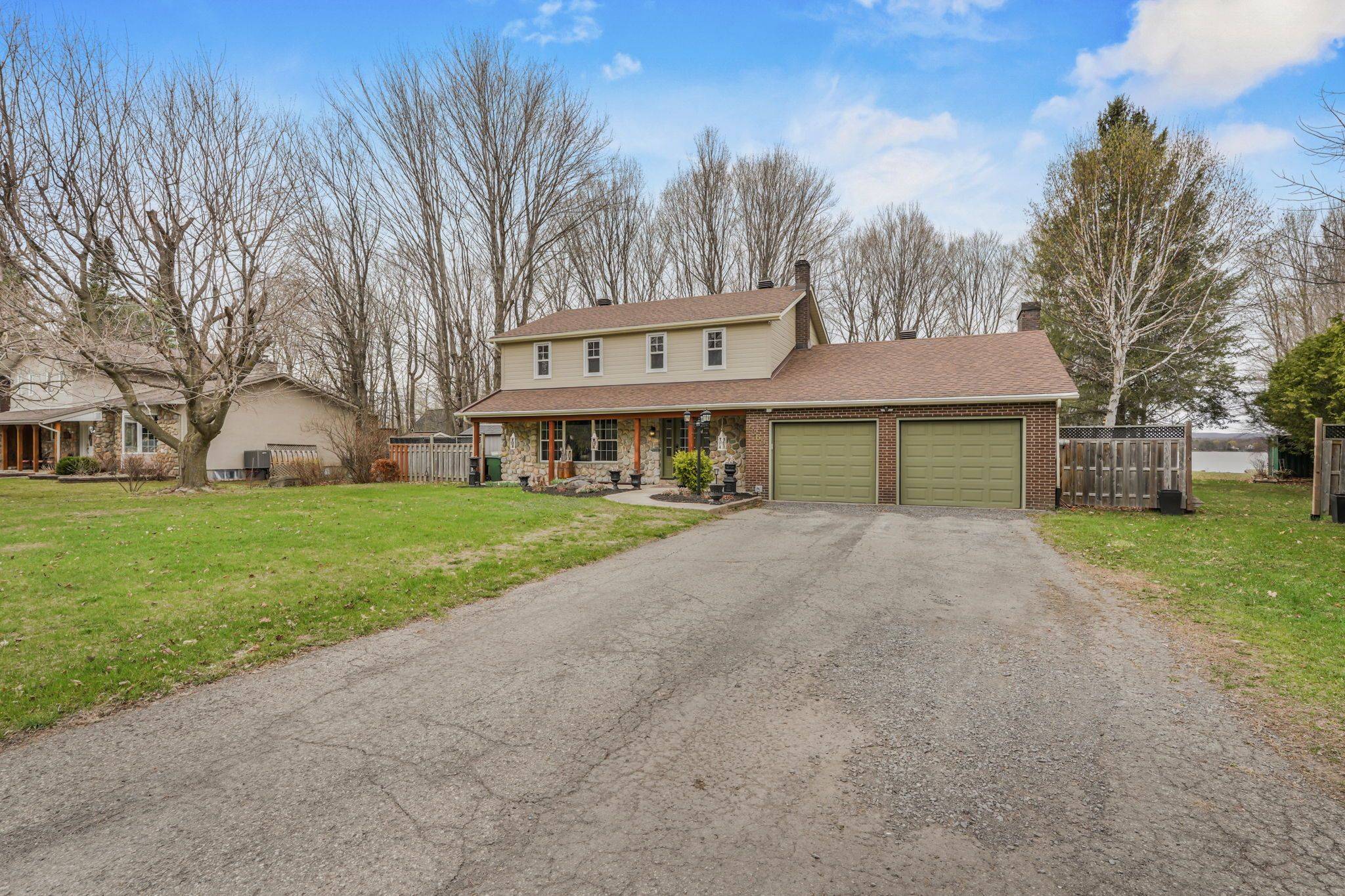 2865 Front RD, East Hawkesbury, ON K6A 2R2