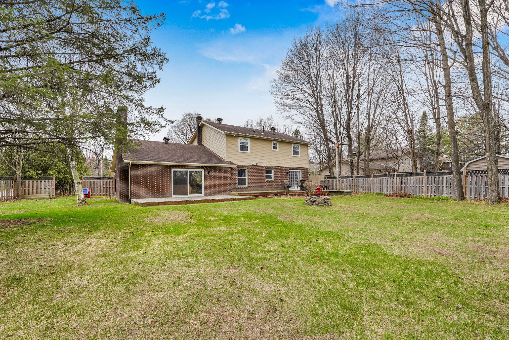 2865 Front RD, East Hawkesbury, ON K6A 2R2