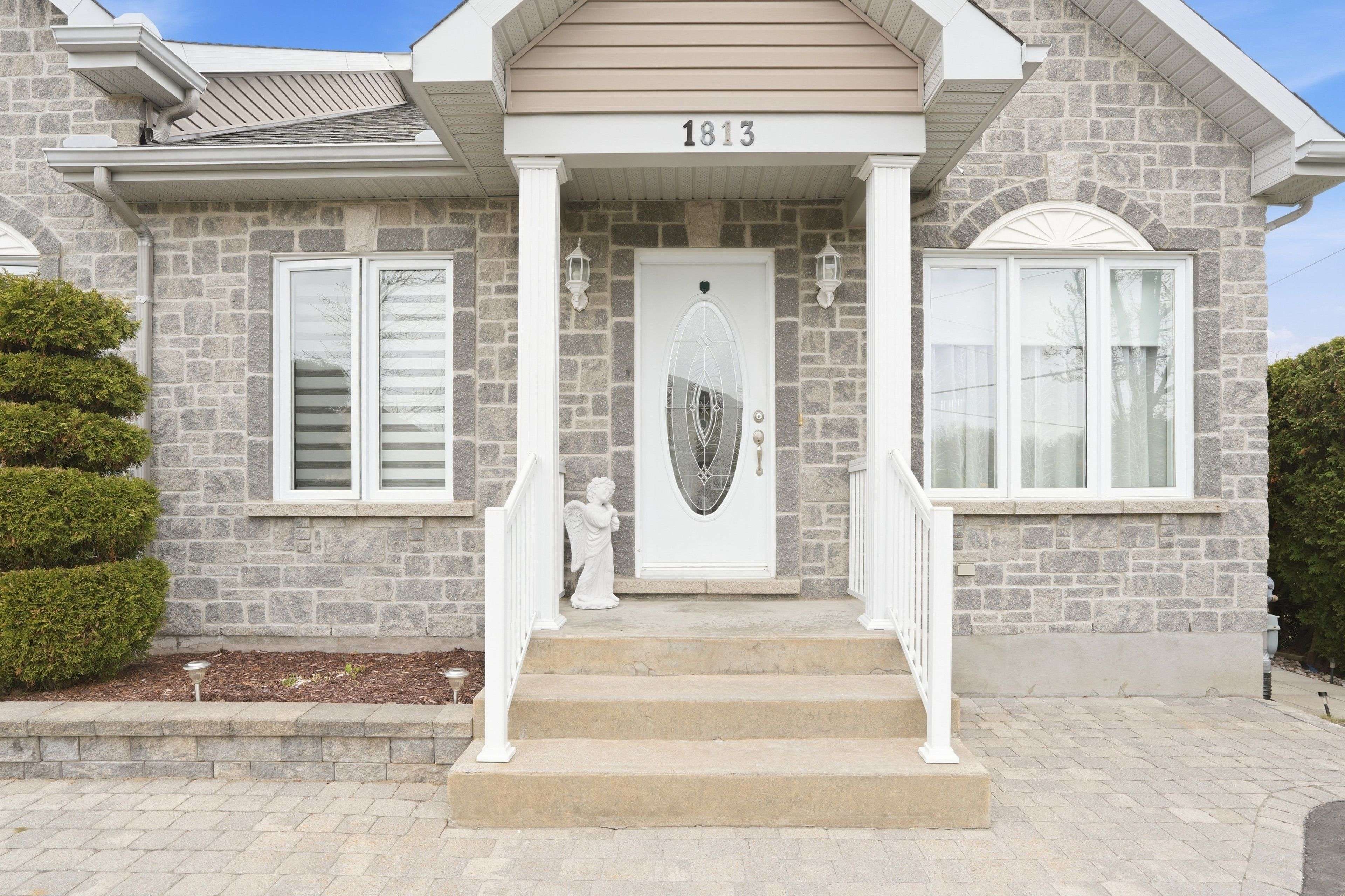 1813 Florence ST, Hawkesbury, ON K6A 0A5