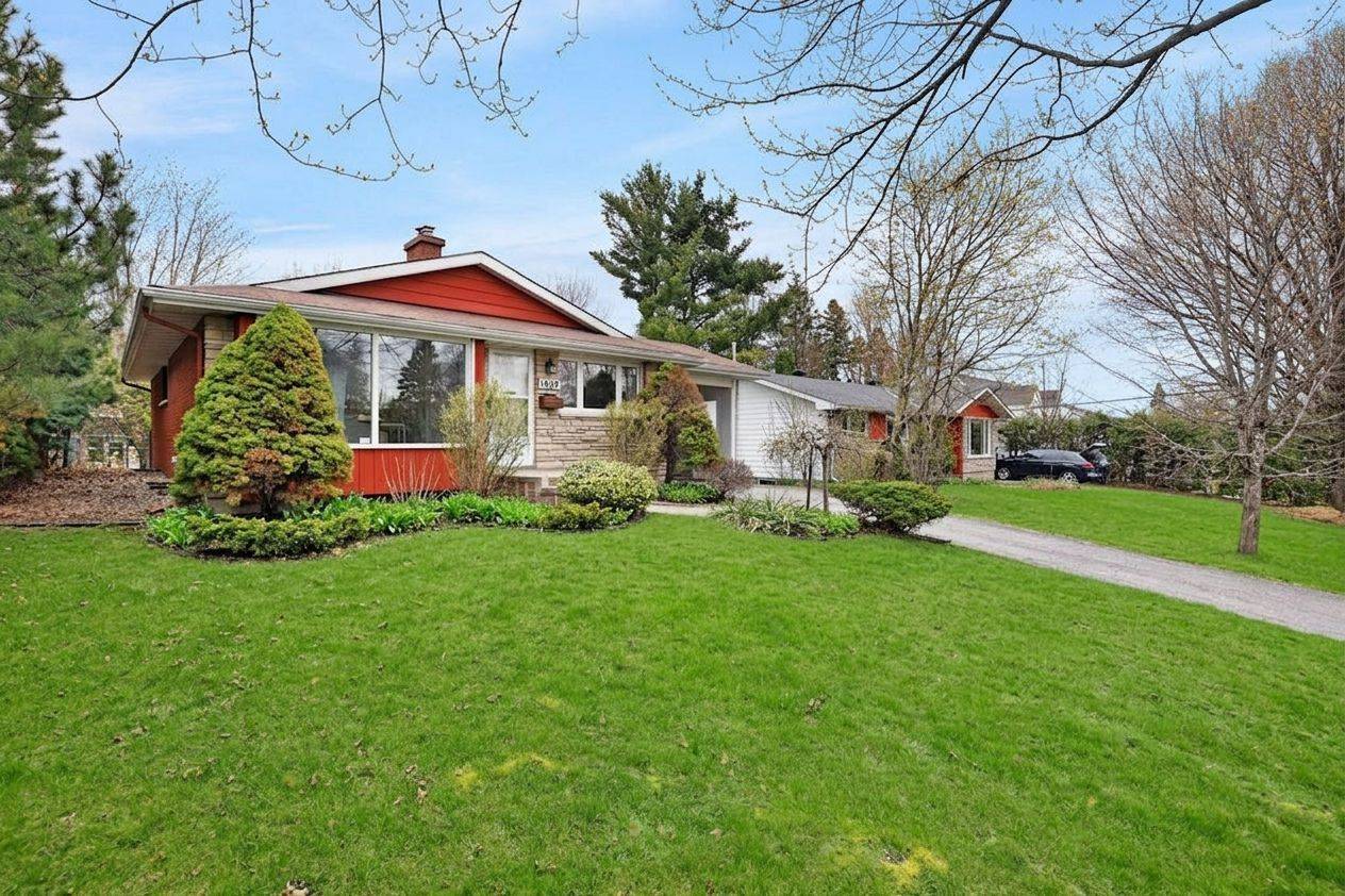 1869 Louisiana AVE, Alta Vista And Area, ON K1H 6T8
