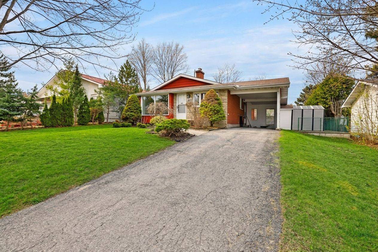 1869 Louisiana AVE, Alta Vista And Area, ON K1H 6T8