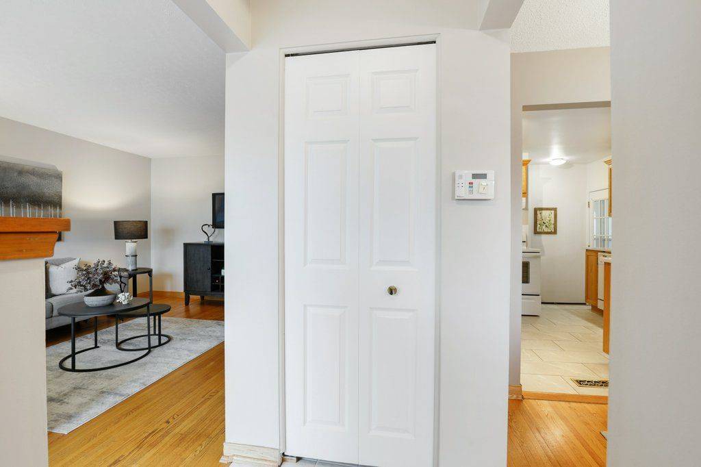 1869 Louisiana AVE, Alta Vista And Area, ON K1H 6T8