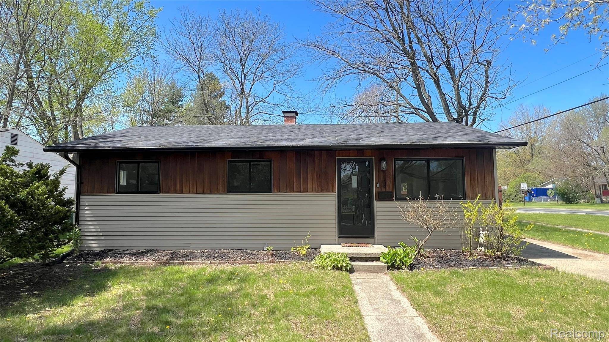 1104 Lexington Pkwy, Ypsilanti Charter Township, MI 48198
